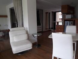 The Green Golf Residence Condominium