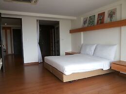 The Green Golf Residence Condominium