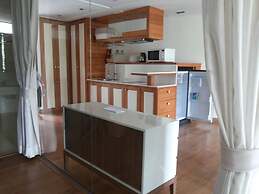 The Green Golf Residence Condominium