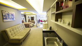 Royal Life Exclusive