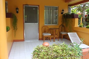 Lost Horizon Beach Dive Resort