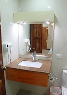 Lost Horizon Beach Dive Resort