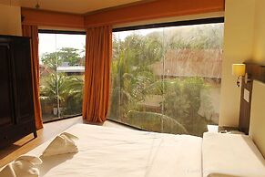 Lost Horizon Beach Dive Resort