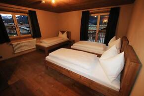 Alpen Select Lodge for 16-24 People