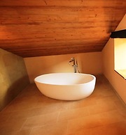 Alpen Select Lodge for 16-24 People