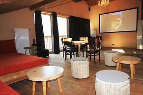 Alpen Select Lodge for 16-24 People