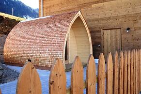 Alpen Select Lodge for 16-24 People