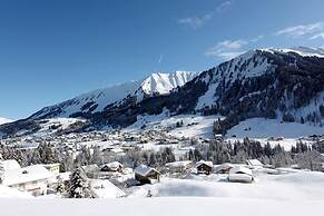 Alpen Select Lodge for 16-24 People
