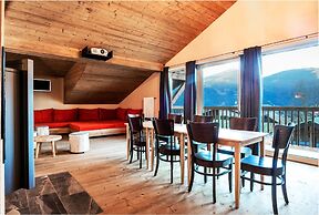 Alpen Select Lodge for 16-24 People