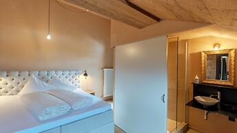 Alpen Select Lodge for 16-24 People