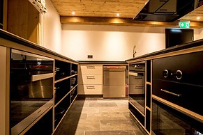 Alpen Select Lodge for 16-24 People