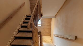 Alpen Select Lodge for 16-24 People