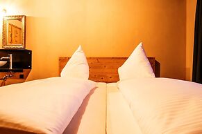 Alpen Select Lodge for 16-24 People