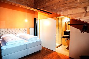 Alpen Select Lodge for 16-24 People