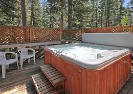 Kaley Vacation Rental Cabin by RedAwning