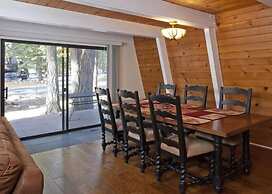 Kaley Vacation Rental Cabin by RedAwning