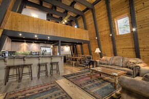 Pezzola Luxury Rental  3 Bedroom Home by RedAwning