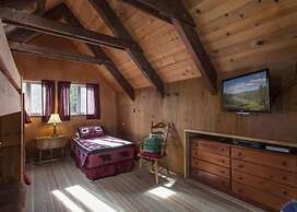 Pfeiffer Dog Friendly Cabin by RedAwning