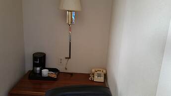 Spillway Motel