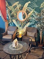 GreenTree Inn & Suites Alhambra