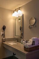 GreenTree Inn & Suites Alhambra