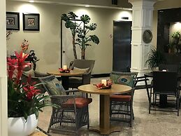 GreenTree Inn & Suites Alhambra