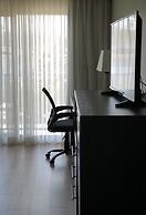 GreenTree Inn & Suites Alhambra