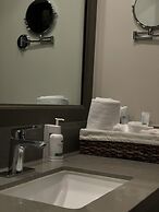 GreenTree Inn & Suites Alhambra