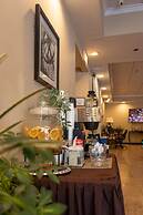 GreenTree Inn & Suites Alhambra