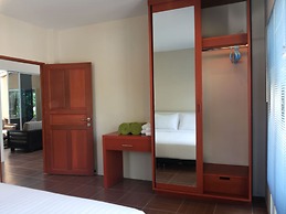 Sakoo Valley Naithon Beach