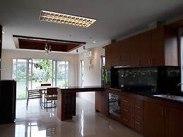 Sakoo Valley Naithon Beach