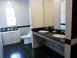 Sakoo Valley Naithon Beach