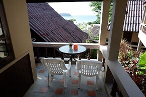 Kata Beachwalk Hotel and Bungalows