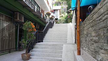 Kata Beachwalk Hotel and Bungalows