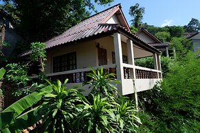 Kata Beachwalk Hotel and Bungalows