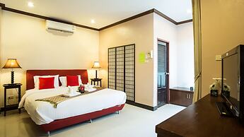 Kata Beachwalk Hotel and Bungalows