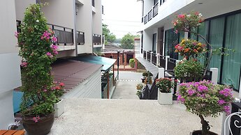 Kata Beachwalk Hotel and Bungalows