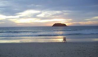 Kata Beachwalk Hotel and Bungalows