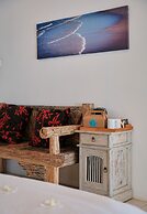 MYAMO Beach Lodge - Hostel