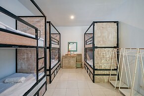 MYAMO Beach Lodge - Hostel