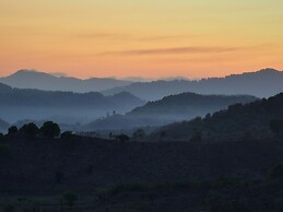 MYAMO Beach Lodge - Hostel