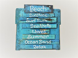 MYAMO Beach Lodge - Hostel