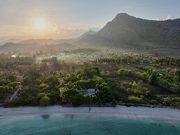 MYAMO Beach Lodge - Hostel