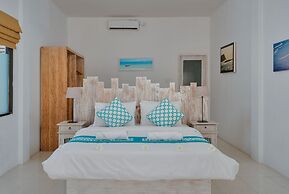 MYAMO Beach Lodge - Hostel