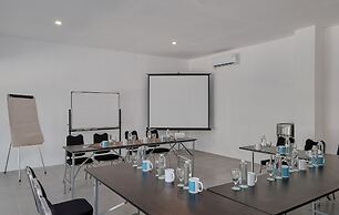 MYAMO Beach Lodge - Hostel