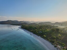 MYAMO Beach Lodge - Hostel