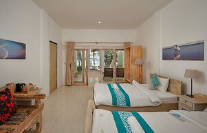 MYAMO Beach Lodge - Hostel