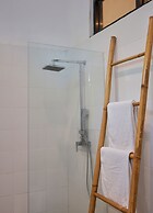 MYAMO Beach Lodge - Hostel