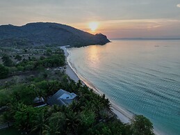 MYAMO Beach Lodge - Hostel