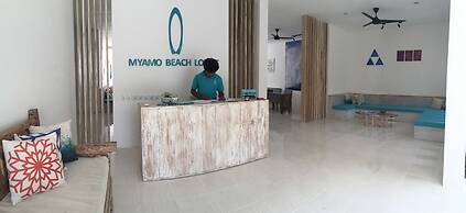 MYAMO Beach Lodge - Hostel